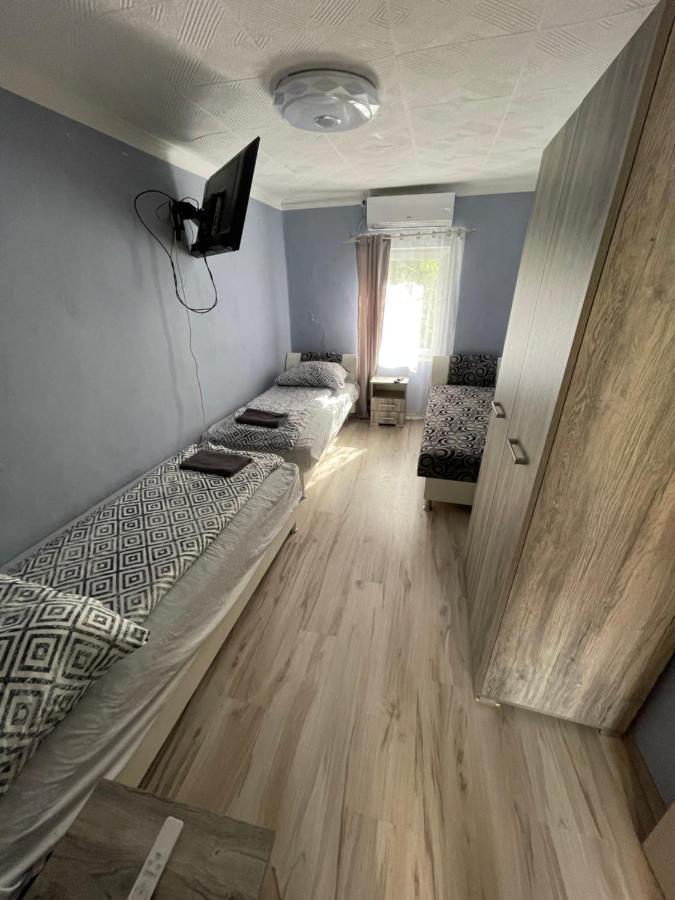 Ferienwohnung 3 Lepes Apartman Miskolc Exterior foto